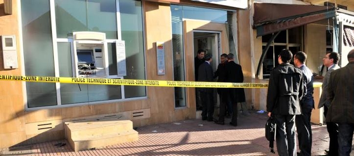 تخريب شباك أوتوماتيكي لوكالة بنكية في مدينة الدار البيضاء بهدف السرقة
