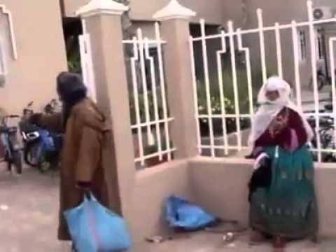 مشهد مؤلم لأم عجوز أمام محكمة تزنيت