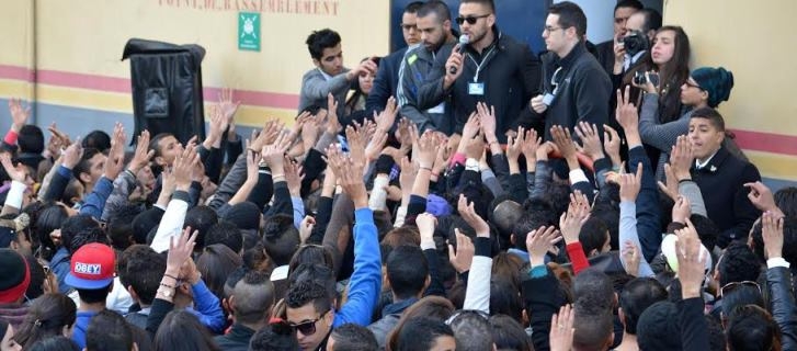 الشباب المغربي يتهافت بكثرة على المشاركة في برنامج أراب أيدول بالدار البيضاء