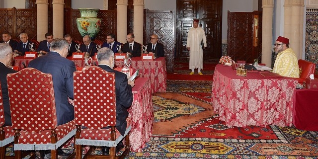 العاهل المغربي يترأس مجلسا للوزراء صادق على مشروع قانون القضاء العسكري