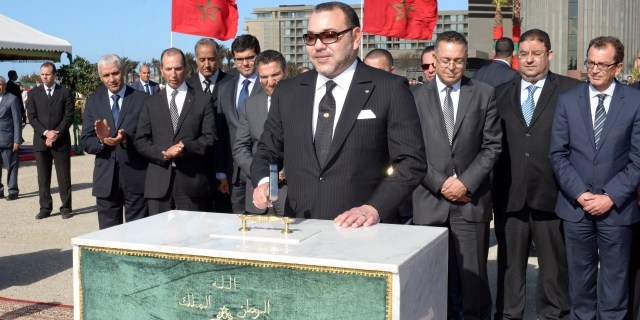العاهل المغربي يعطي انطلاقة مشاريع تروم مصالحة طنجة مع تاريخها الثقافي