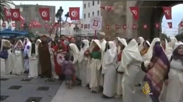 احتفاء بالزي التقليدي في شوارع تونس