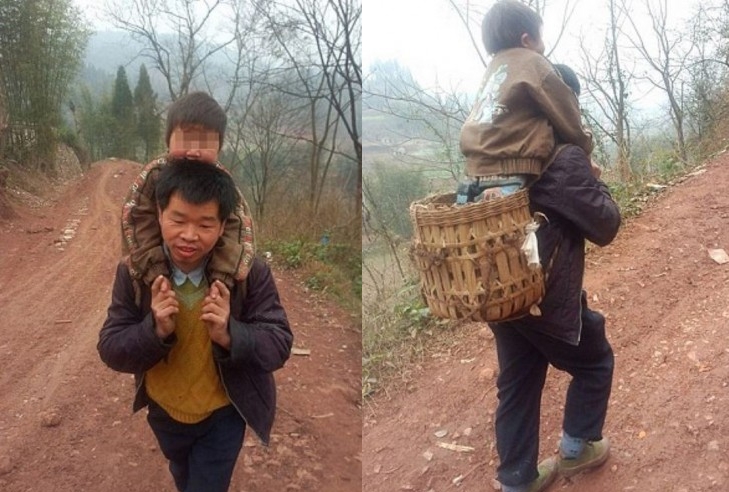 يحمل ابنه المعاق لمسافة 30 كلم يوميا لايصاله إلى المدرسة
