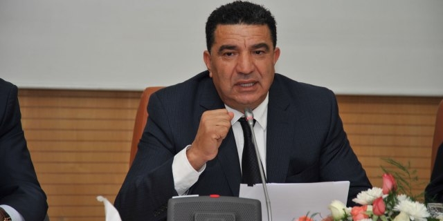 وزير مغربي يقر بفشل الحكومة في محاربة الرشوة