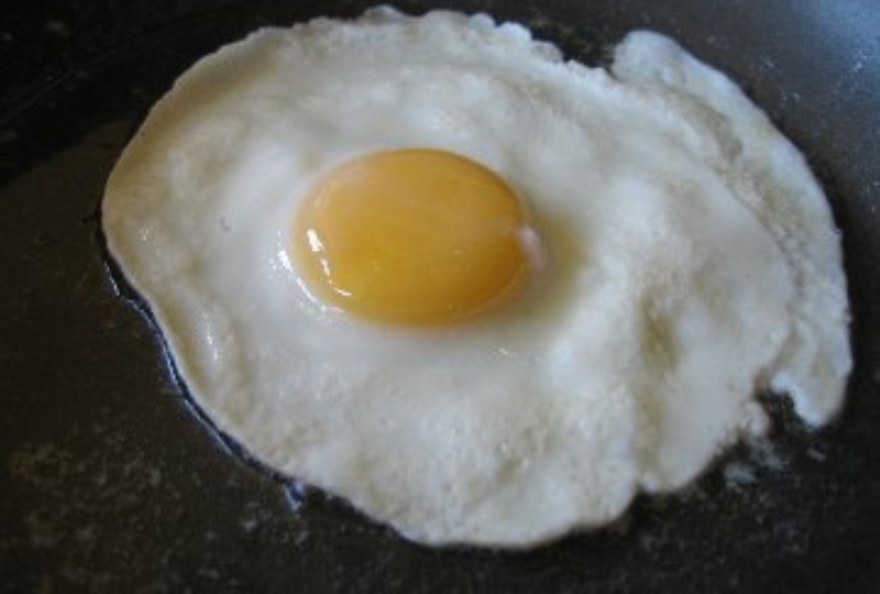 تناول البيض يقاوم مرض الخرف ويقوي الذكرة