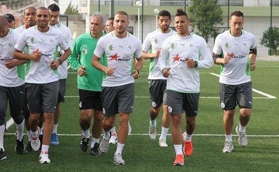 حليلوزيتش يقيم تربص خاصا للاعبين المحليين في المنتخب الجزائري