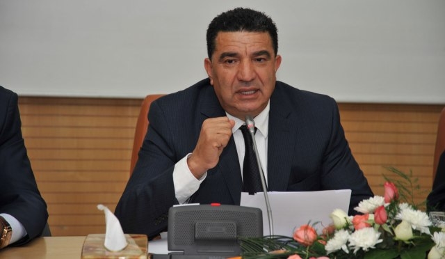 وزير مغربي يمنح موظفيه عطلة مدفوعة الأجر  لحضور مهرجان الفرس