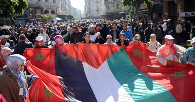 المركزيات النقابية الثلاث: ثلاث مائة ألف مشارك في مسيرة الدار البيضاء