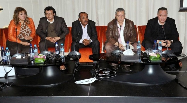 ممثل كوميدي  يبيع مائدة لوزير  مغربي  ب25 ألف درهم