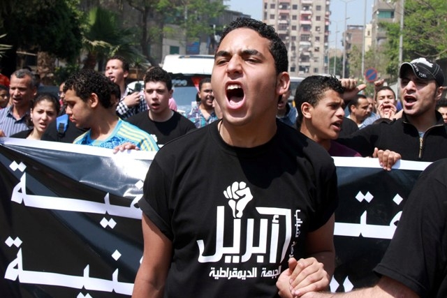 القضاء المصري يحظر حركة 6 أبريل