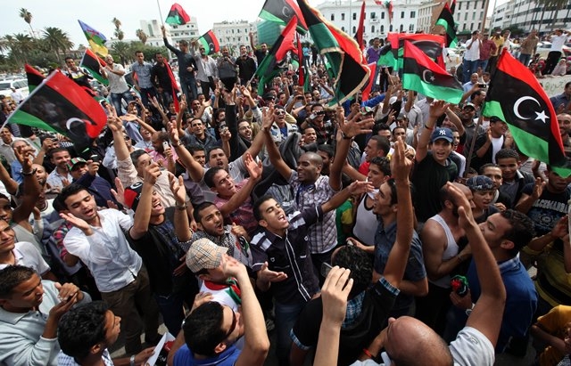مظاهرات حاشدة دعما للجيش والشرطة بليبيا