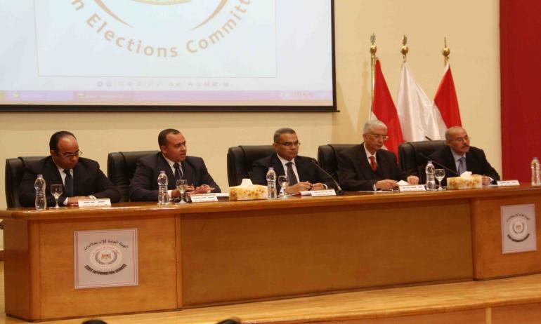 اللجنة العليا تستعد لاتخاد قرار إلغاء الانتخابات بمصر