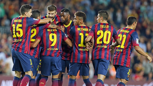 جمهور برشلونة يطالب بتسريح ميسي و7 لاعبين