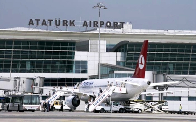عائلات ليبية عالقة في مطار اسطنبول التركي