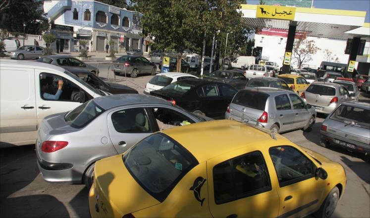 حكومة تونسية تعتزم رفع سعر البنزين بـ 6.3%