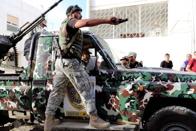 عناصر مسلحة تهاجم قوة حراسة الحكومة الليبية المنتهية ولايتها