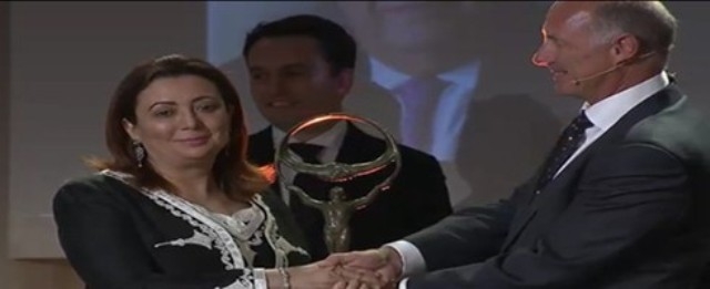 التونسية وداد بوشماوى تتسلّم جائزة الأعمال من أجل السلام لسنة 2014