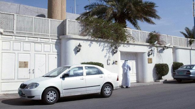 السعودية تغلق سفارتها في طرابلس