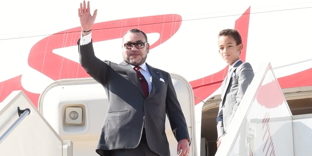 بعد زيارة تاريخية..العاهل المغربي يغادر تونس
