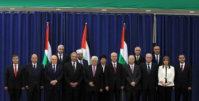 الحكومة الفلسطينية الجديدة تؤدي قسم اليمين