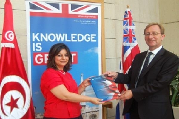 السفير البريطاني بتونس يكشف عن مساعدات بلاده لتونس
