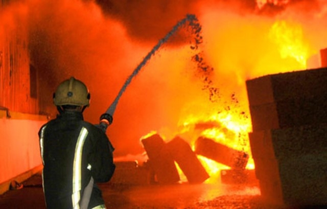 الجزائر: نشوب حريق في حظيرة للعتاد بأقبو (بجاية)