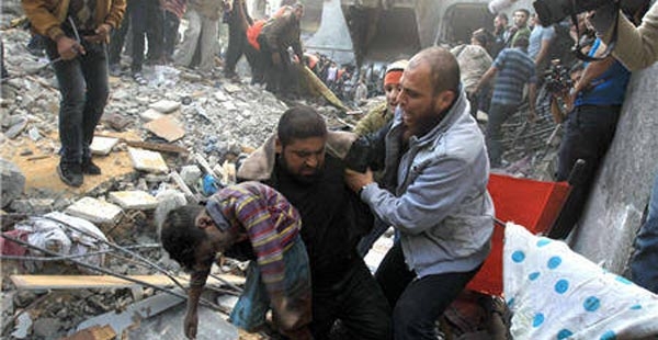 أكبر حاخامات الصهاينة يجيز قتل المدنيين بغزة
