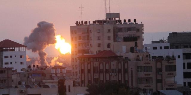 صواريخ فلسطينية تصل حيفا لأول مرة