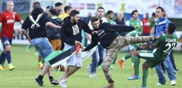 متضامنون مع غزة يهاجمون لاعبين صهاينة
