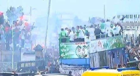 الآلاف في استقبال لاعبي المنتخب الجزائري