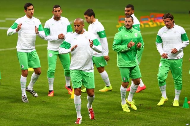 عروض احترافية لنجوم  المنتخب الجزائري