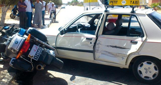 دركي مغربي ينجو من الموت بأعجوبة في حادث سير بالخميسات