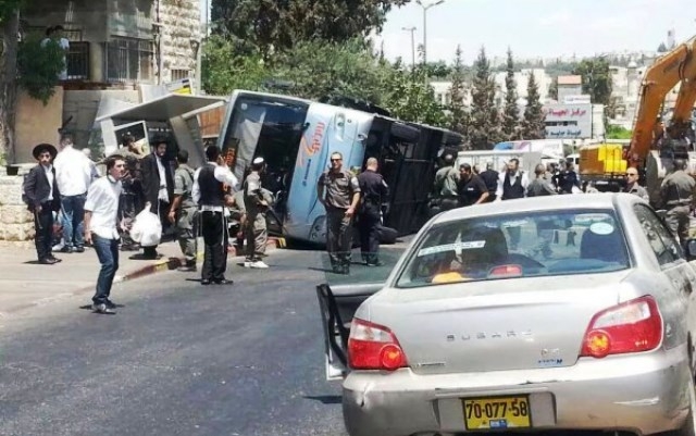 مقدسي يصدم حافلة في القدس ويقتل اسرائيليا