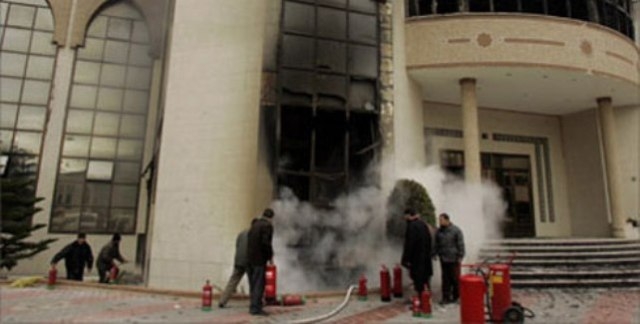 اسرئيل تقصف مبنى الجامعة الإسلامية في غزة