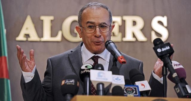دولة مالي ترد على الجزائر وتشيد بدور المغرب في حل الأزمة المالية