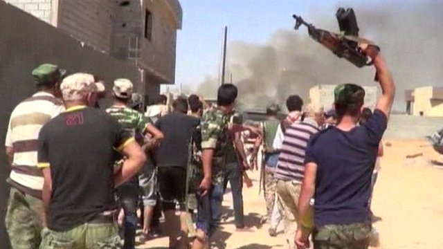 اشتداد المواجهات المسلحة في بنغازي وسقوط مزيد من القتلى