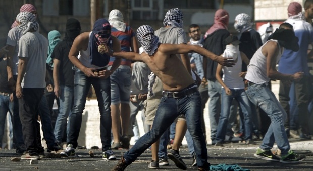 اعتقال 23 فلسطينيا في مواجهات القدس