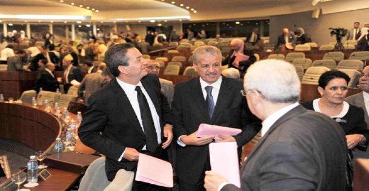 نواب يتهمون الحكومة الجزائرية بالكذب على الرئيس والاجتيال على الشعب 