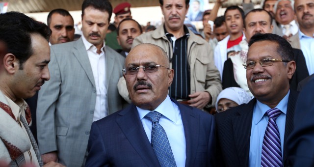 هل ينوي عبد الله صالح مغادرة اليمن؟