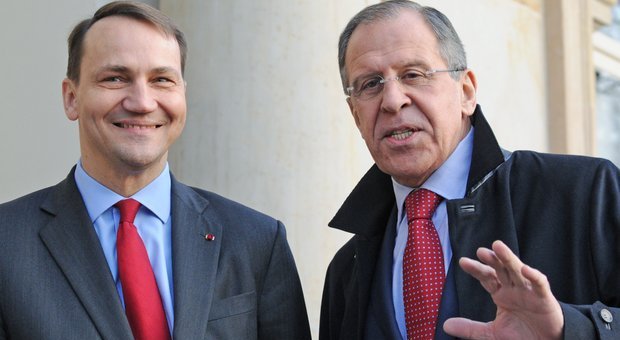 روسيا وبولندا يتبادلان طرد الدبلوماسيين