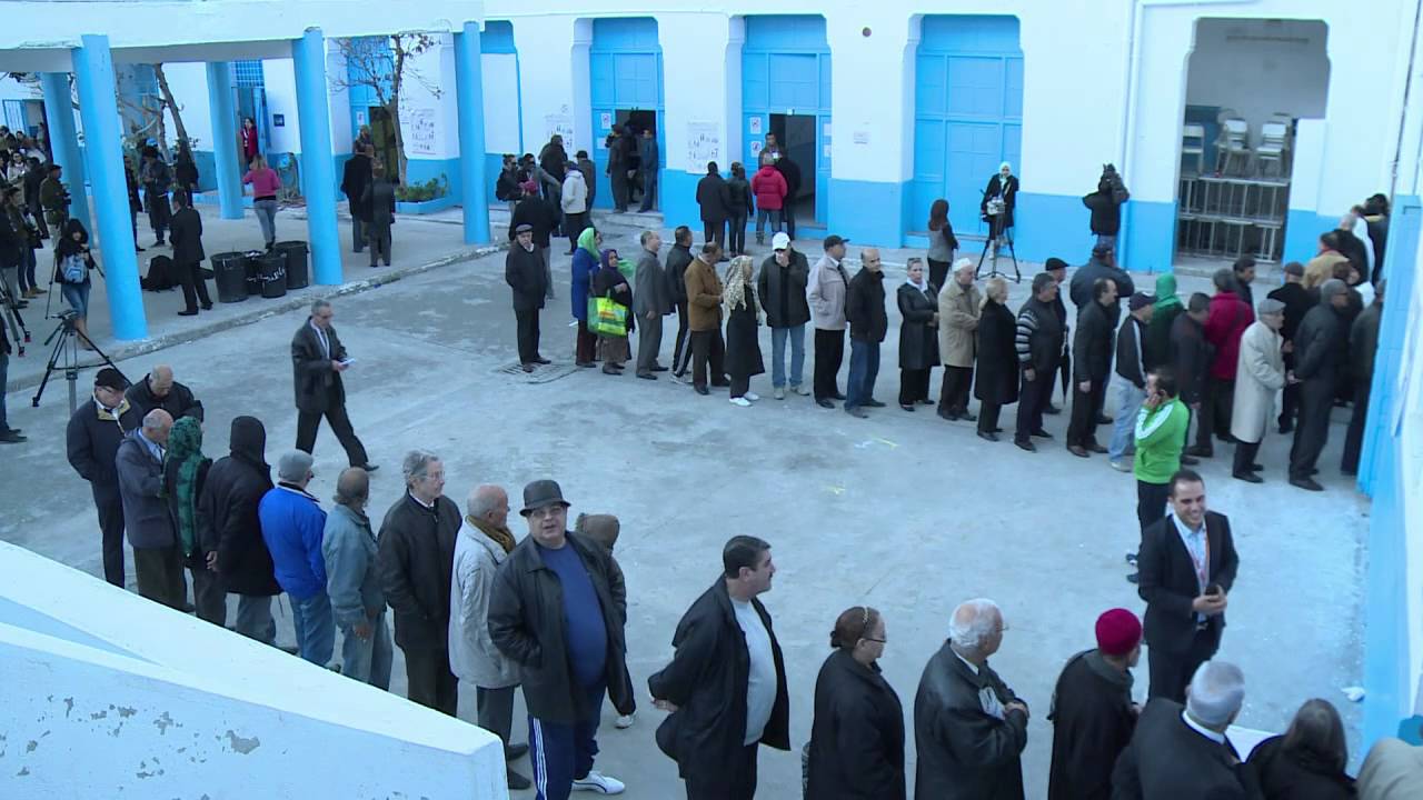 فتح مراكز الاقتراع للدورة الثانية من الانتخابات الرئاسية في تونس