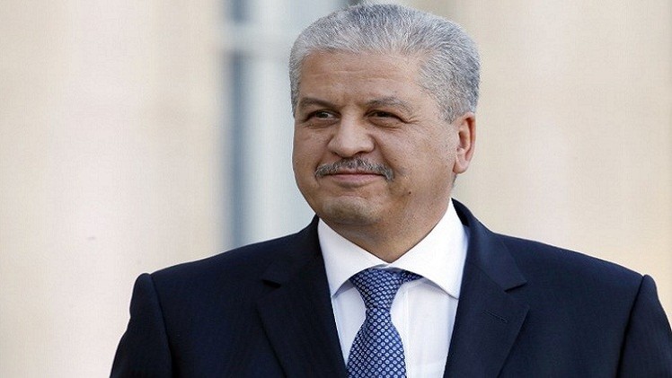  الجزائر توقع 20 اتفاقية مع فرنسا
