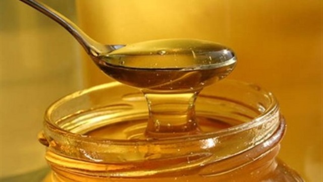 العسل للقضاء على جفاف البشرة في الشتاء