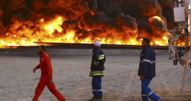 ليبيا: إخماد حرائق أربعة صهاريج بميناء السدرة النفطي