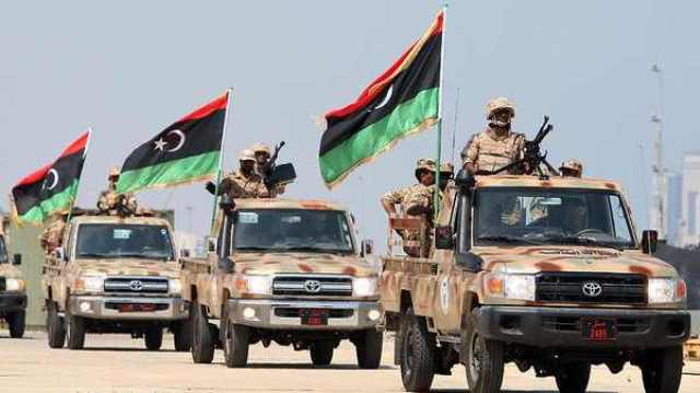 الحكومة الليبية تثمن دور الجيش في الدفاع عن حقول وموانيء النفط