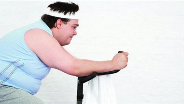 دراسة: الرجال يخسرون الوزن أسرع من النساء
