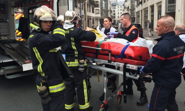 هجوم على صحيفة فرنسية يخلف 11 قتيلا