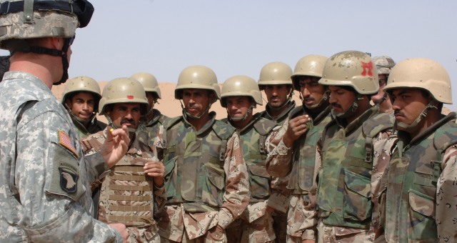 جنود عراقيون يتدربون على حرب الشوارع بإشراف أمريكي