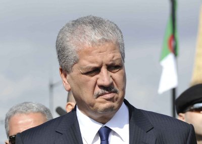 الوزير الأول الجزائري يقر أن بوجود أزمة حقيقية