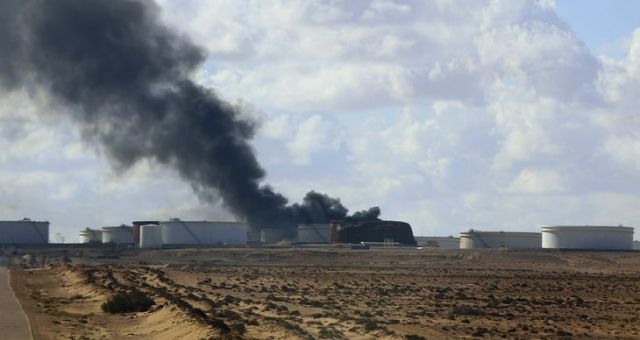 ليبيا: اكتمال السيطرة على حرائق خزانات ميناء السدرة